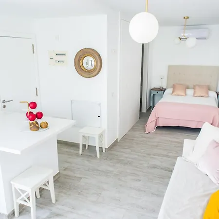 Studio Lirio Seaview By Holidays Apartamento